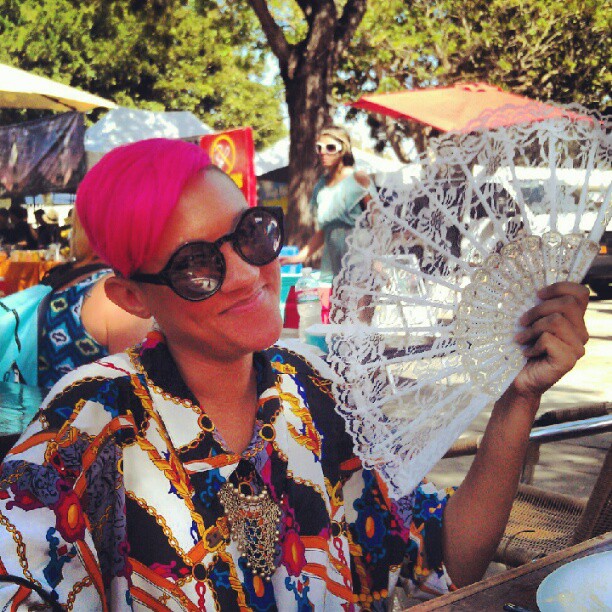 Look at the fancy lady I found in the food court! @charstyle is rocking that pink hair! #lookingood #fashion #MelroseTradingPost #fleamarket #hottie  #sostylish