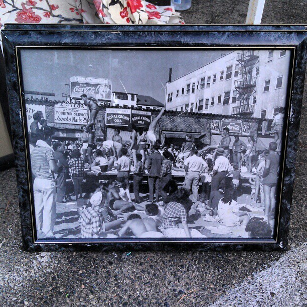 Look at this awesome framed vintage photo taken at Muscle Beach at Venice Beach. #MelroseTradingPost #fleamarket #vintage #photo