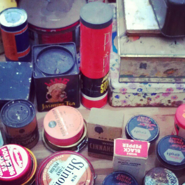 Vintage tins for days #MelroseTradingPost #fleamarket #vintage #antique