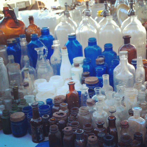 Need some vintage bottles? Ana in B87 can help you out with that! #glass #vintage #fleamarket #antique #bottles #decor #home #design