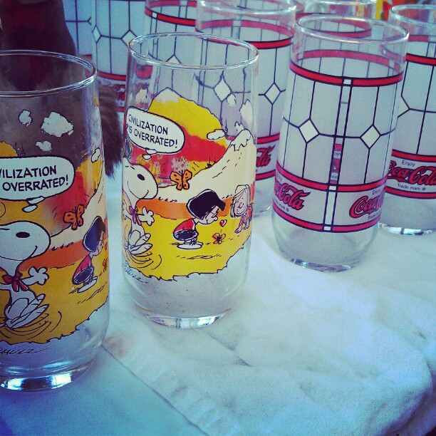 Charlie Brown and Coca Cola vintage glassware! In Y37! #fleamarket #glass #charliebrown #coke #cocacola #antique