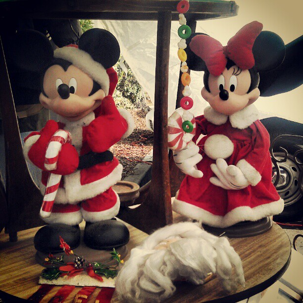 Retro Holiday Mickey and Minnie for you! #Christmas #Disney #fleamarket #Melrosetradingpost