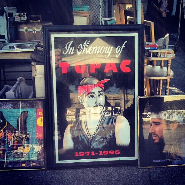 In memory of Tupac.. in B61!! #thuglife #fleamarket #Melrosetradingpost #Tupac #art #LA