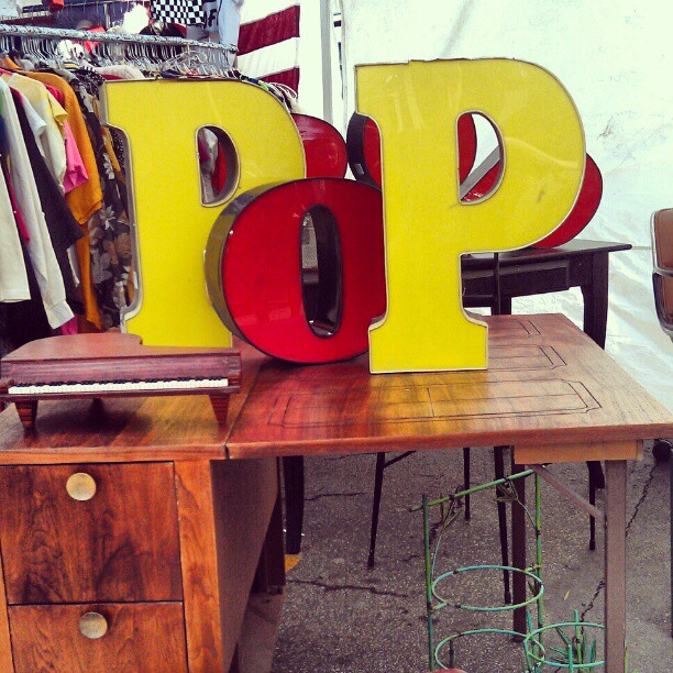 POP! In Sarah's booth Y25! #Melrosetradingpost #fleamarket #vintage #la #lastyle
