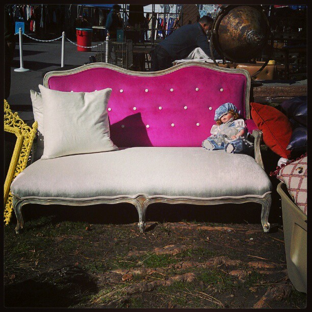 The gorgeous sofa is back!! G2 #Melrosetradingpost #fleamarket #sofa #pink #vintage #home #decor #la #baroque