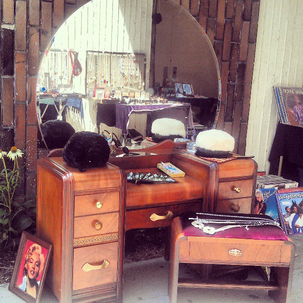 Melrose Trading Post This Antique, Antique Vanity With Mirror
