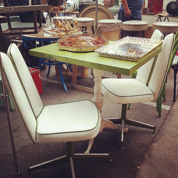 This vintage midcentury dining set is adorable!  It's in Y37 waiting for you!