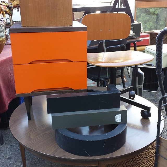So many #midcentury goodies from @upcycledtreasures in B88!