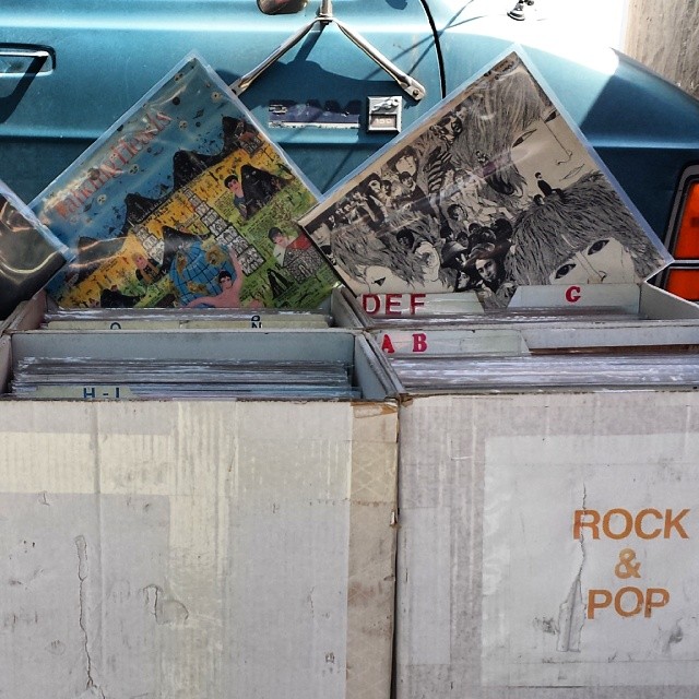 Tim in B101 has #vintage #vinyl #records in impeccable condition. He's a permanent vendor, but the delicate records can't be brought out when it's too hot because they'll melt! #MTPfairfax
