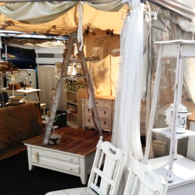Tony in Y5 has created a #shabbychic haven in his large booth! #MTPfairfax