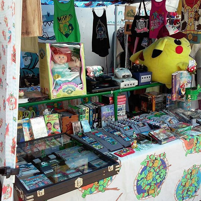 We found a #pokemon in the  @welcometowarpzone booth, Y15!#MTPfairfax#ShopLocal #MelroseTradingPost #melrose #fairfax #fleamarket #losangeles #california #sundayfunday #retrogames #80s and #90s #vintage #videogames  #pikachu #carebears #cabbagepatchkids #supermario #atari #nintendo