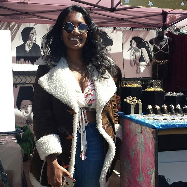 Amna works for @vidakush who sells beautiful jewelry and has art work posted everywhere in there booth. You can find this booth at G8. @vintageredeux is their neighbor/partner, G7, and they sell clothing (the last pic) #melrosetradingpost #mtpfairfax #Melrose #fairfax #fleamarket #losangeles #california #Sundayfunday