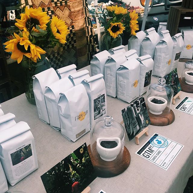 ATTENTION COFFEE LOVERS!! Be sure to check out Farm Cup’s booth and bring home a bag of organic coffee sourced from all over the world! (PST! Head over to @farmcupcoffee insta and show their last post for a FREE bag!)  🌎