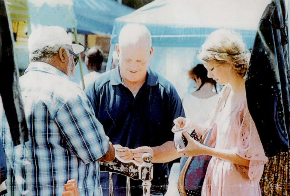 Taylor Swift shopping at Lester Anderson's handmade bench booth at the Melrose Trading Post in 2011.